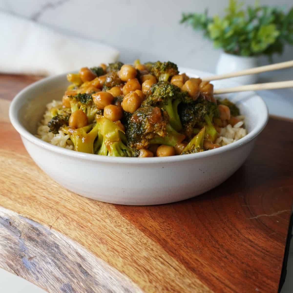 Garlic and Broccoli Chickpea Stir-Fry